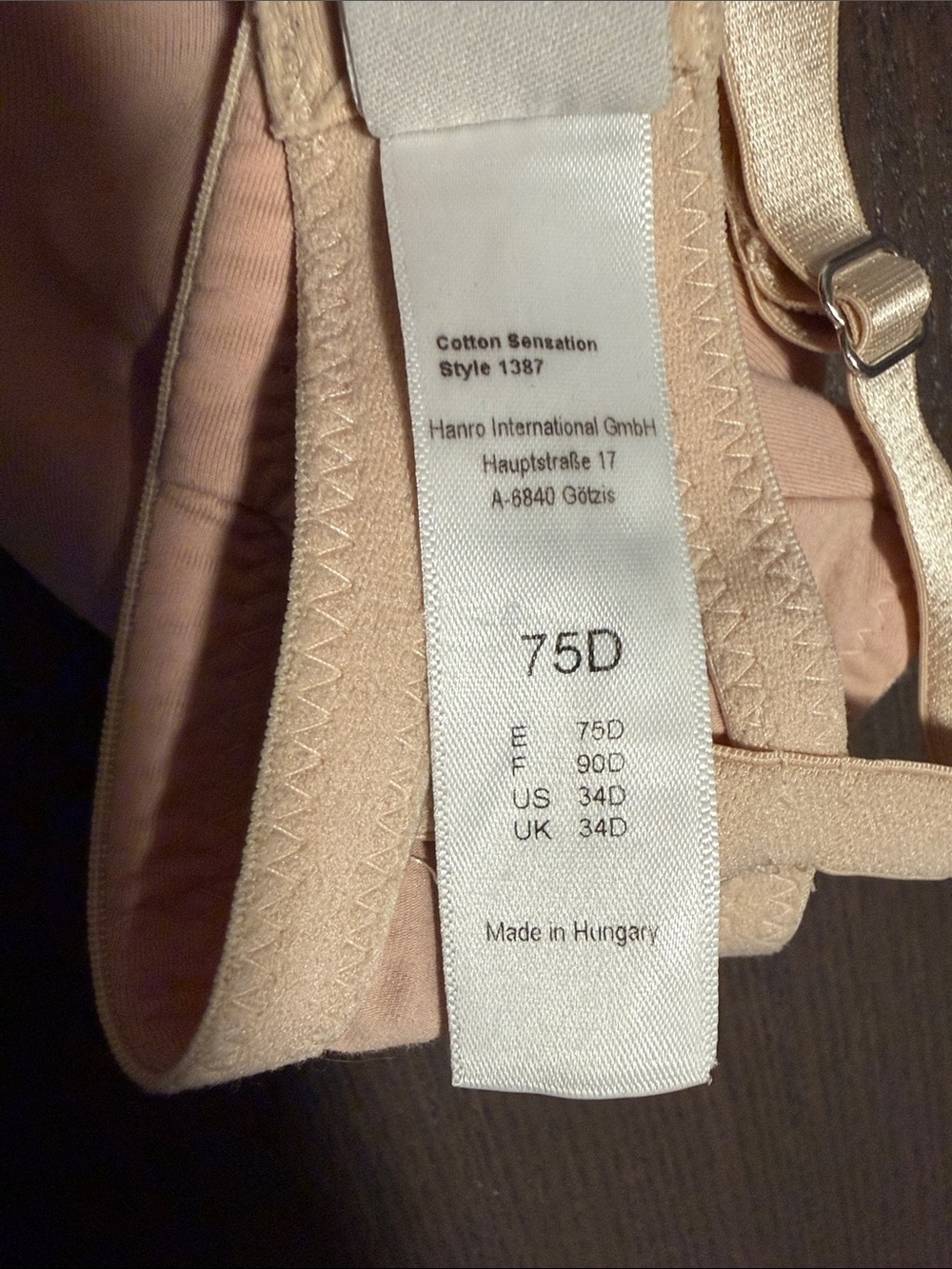 Hanro Soft V-Neck Bralette in Light Nude - Picture 6 of 9